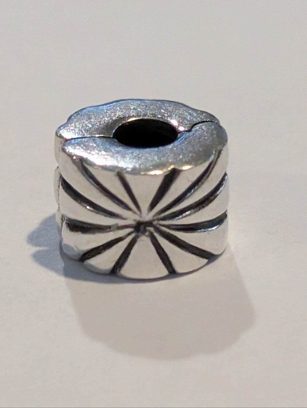Pandora Sunburst Clip 790210 Original Retired PRE-OWNED